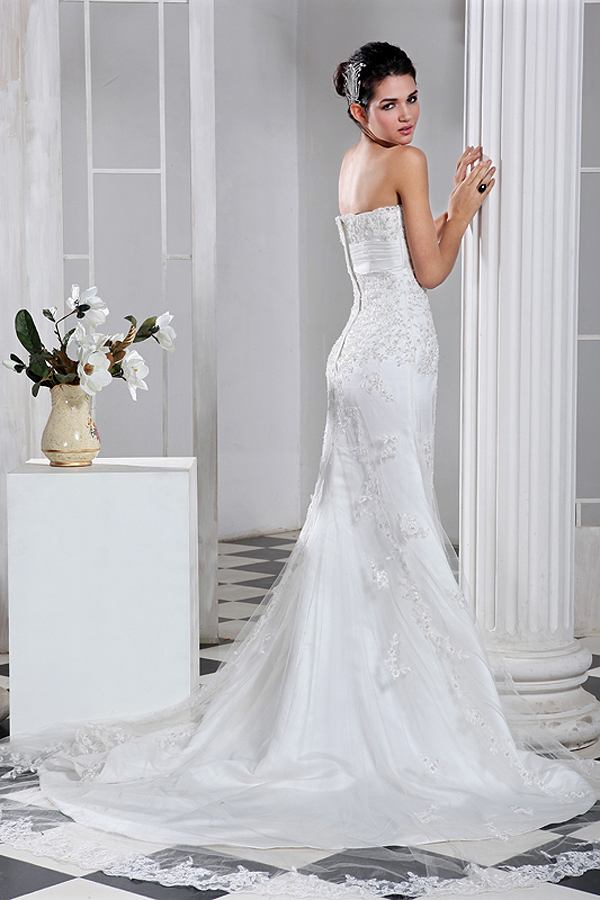 Enchanting Traditonal Strapless Wedding Dress - Click Image to Close